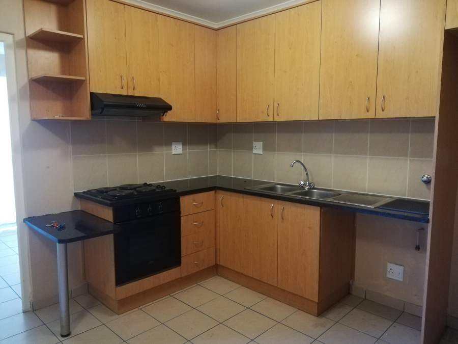 To Let 1 Bedroom Property for Rent in Lansdowne Western Cape